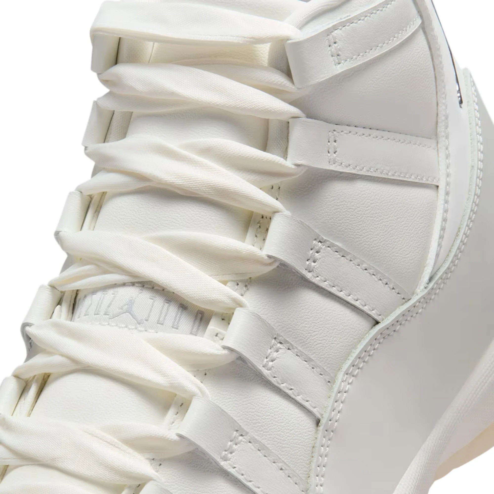 Air Jordan 11 Retro 'Pearl' Women's (2025) - Image 16