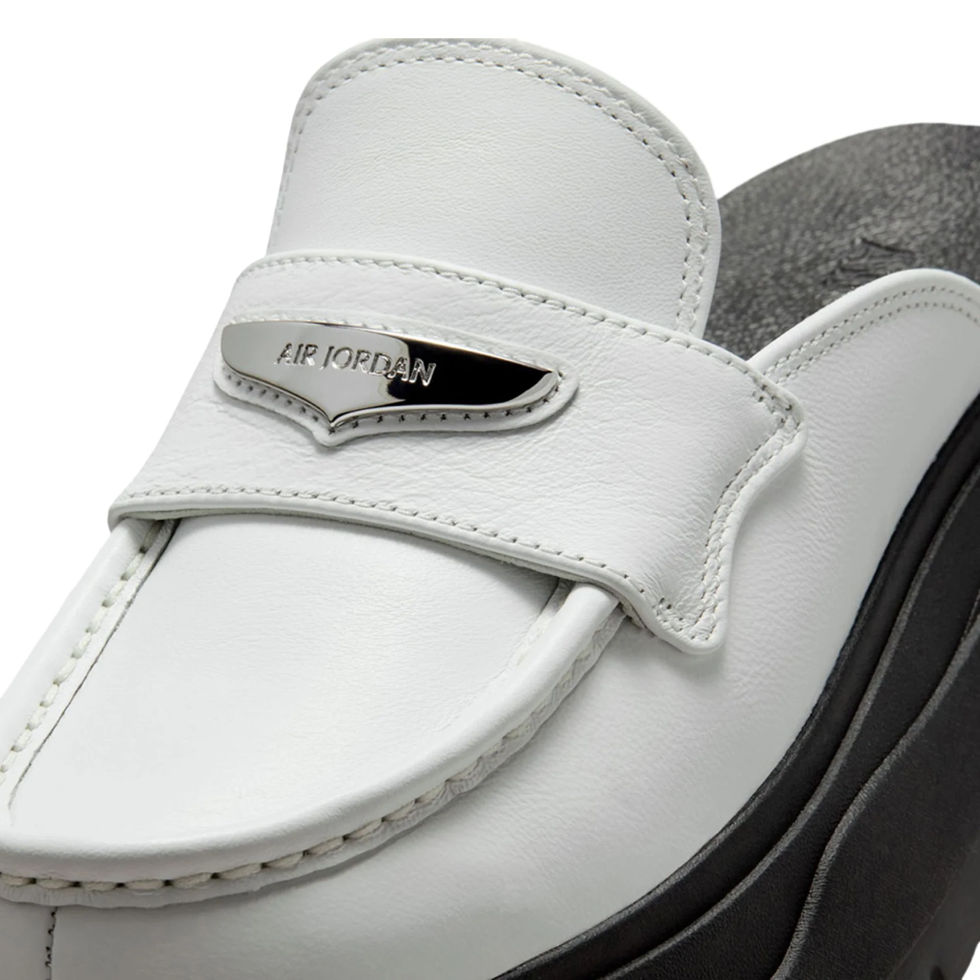 Air Jordan Mule 'Summit White Black' Women's (2026) - Image 6