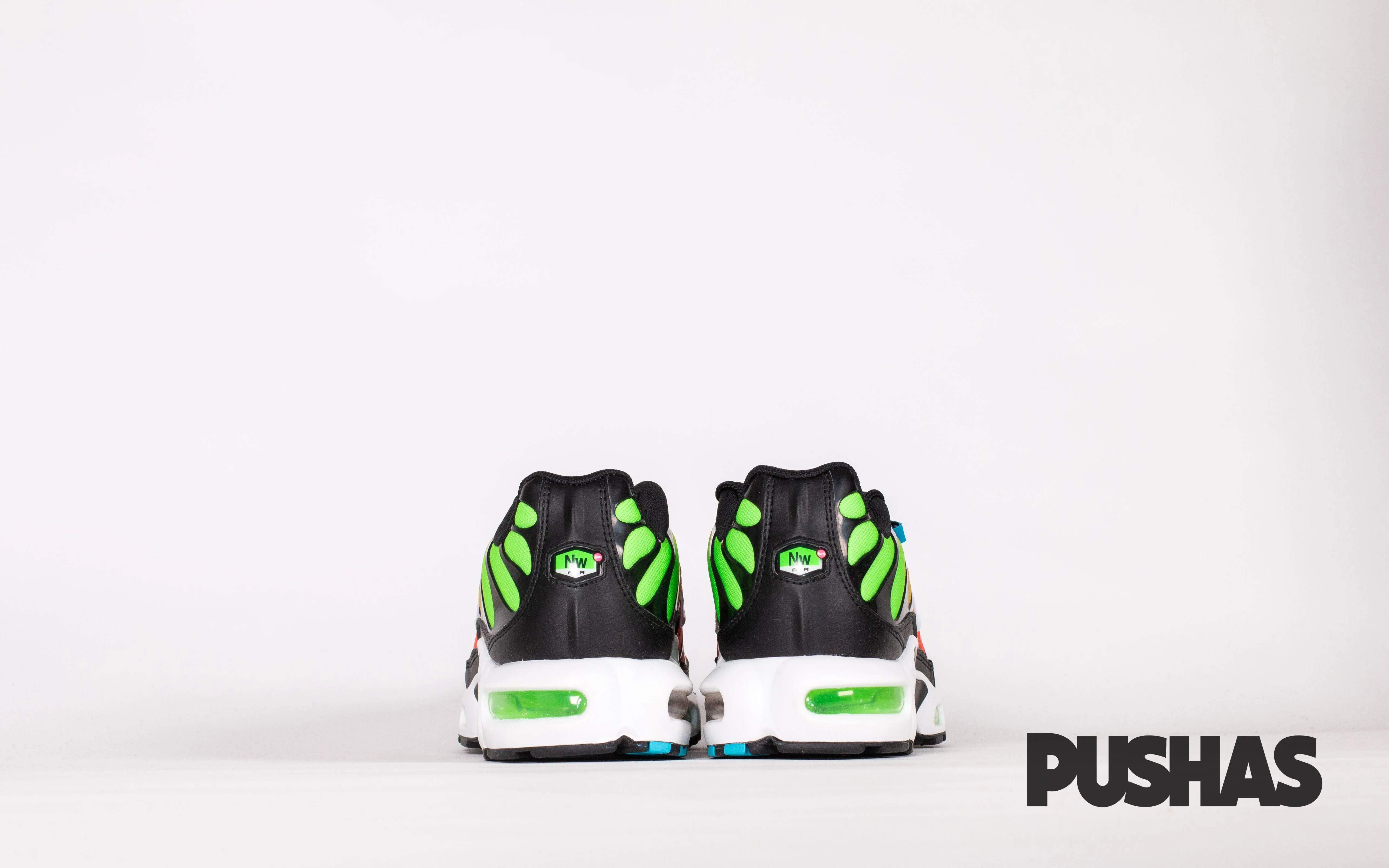 Air Max TN Plus 'Worldwide Pack Crimson Green' (2020) - Image 3