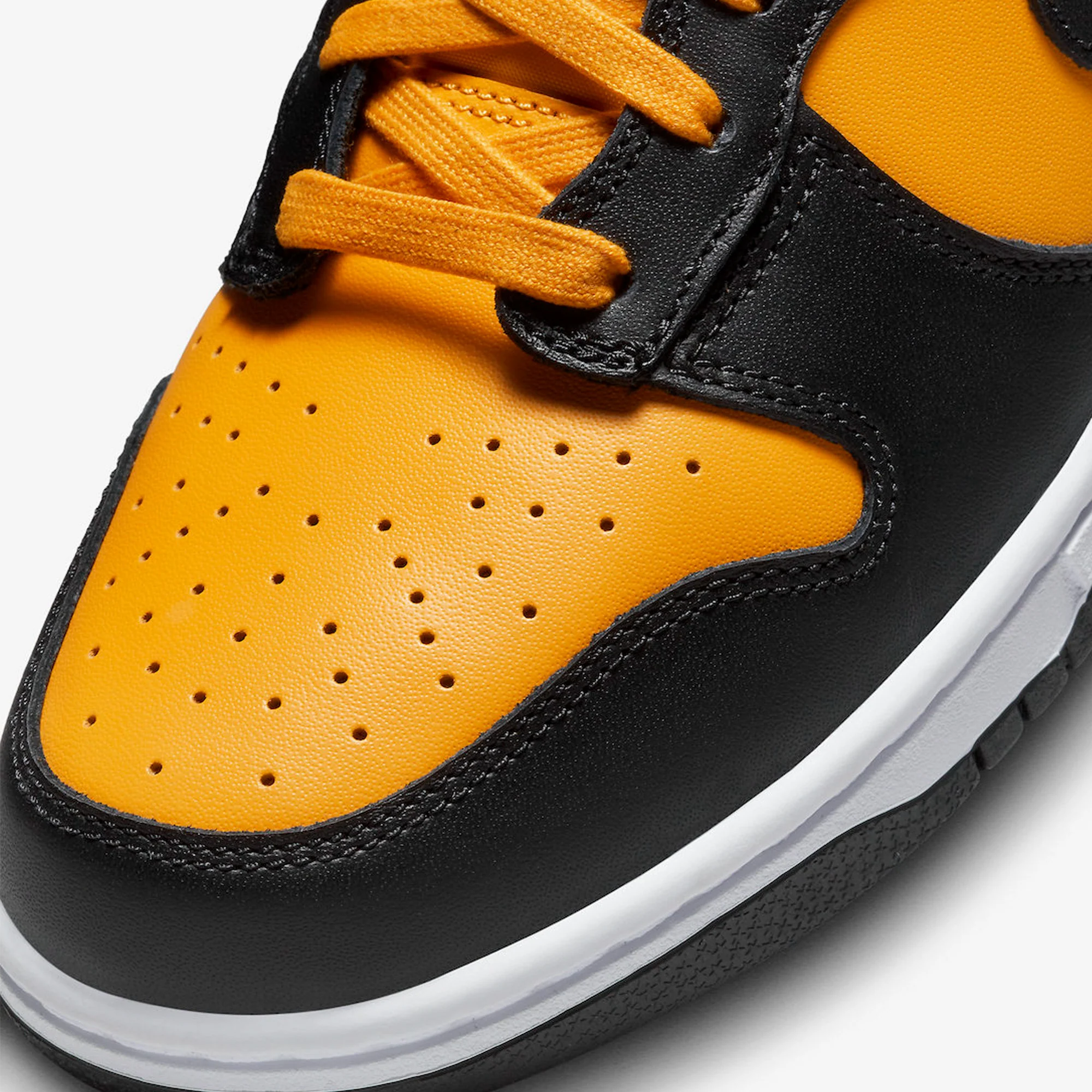 Dunk High 'University Gold and Black' (2022) - Image 7