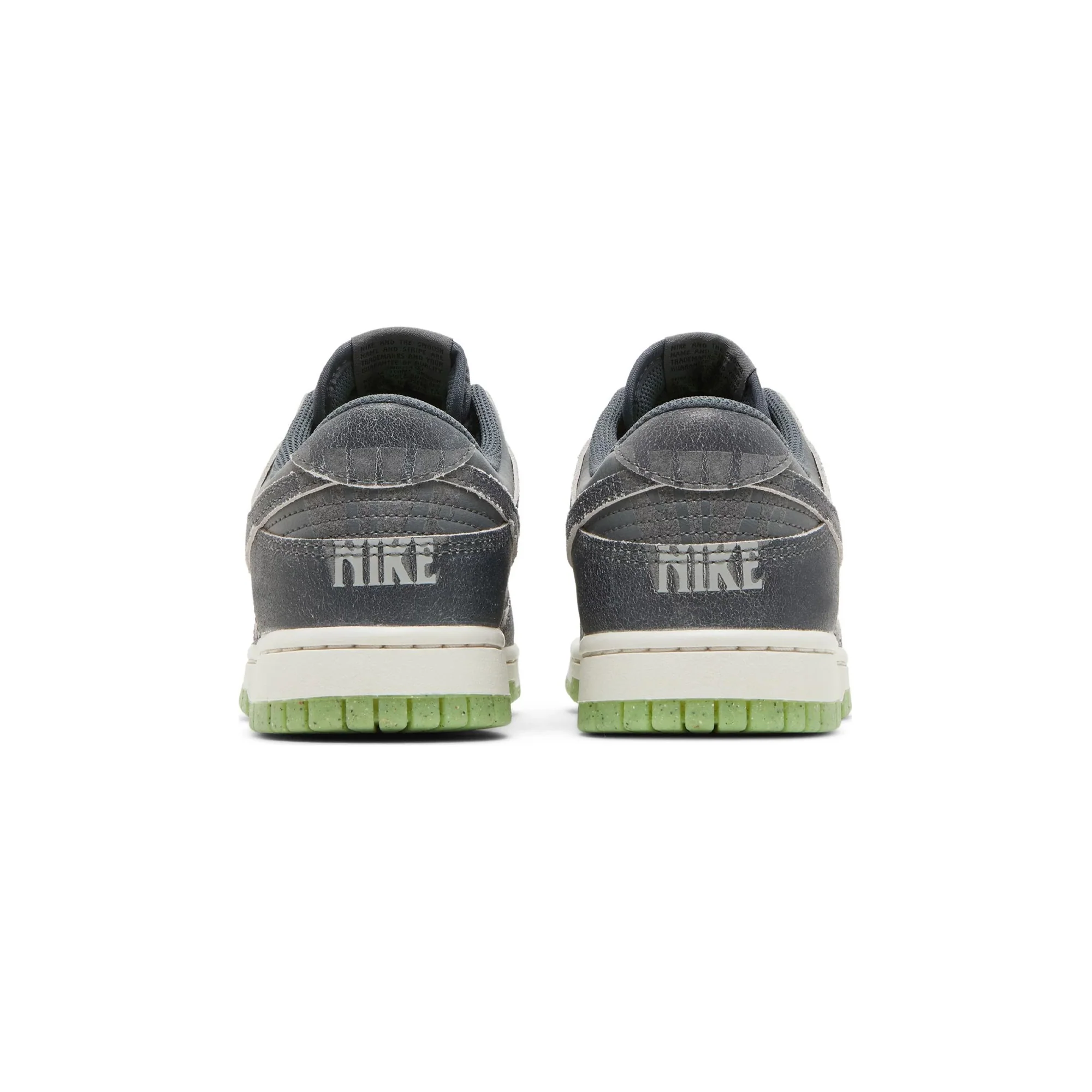 Dunk Low 'Ghost Green' GS (2022) - Image 4