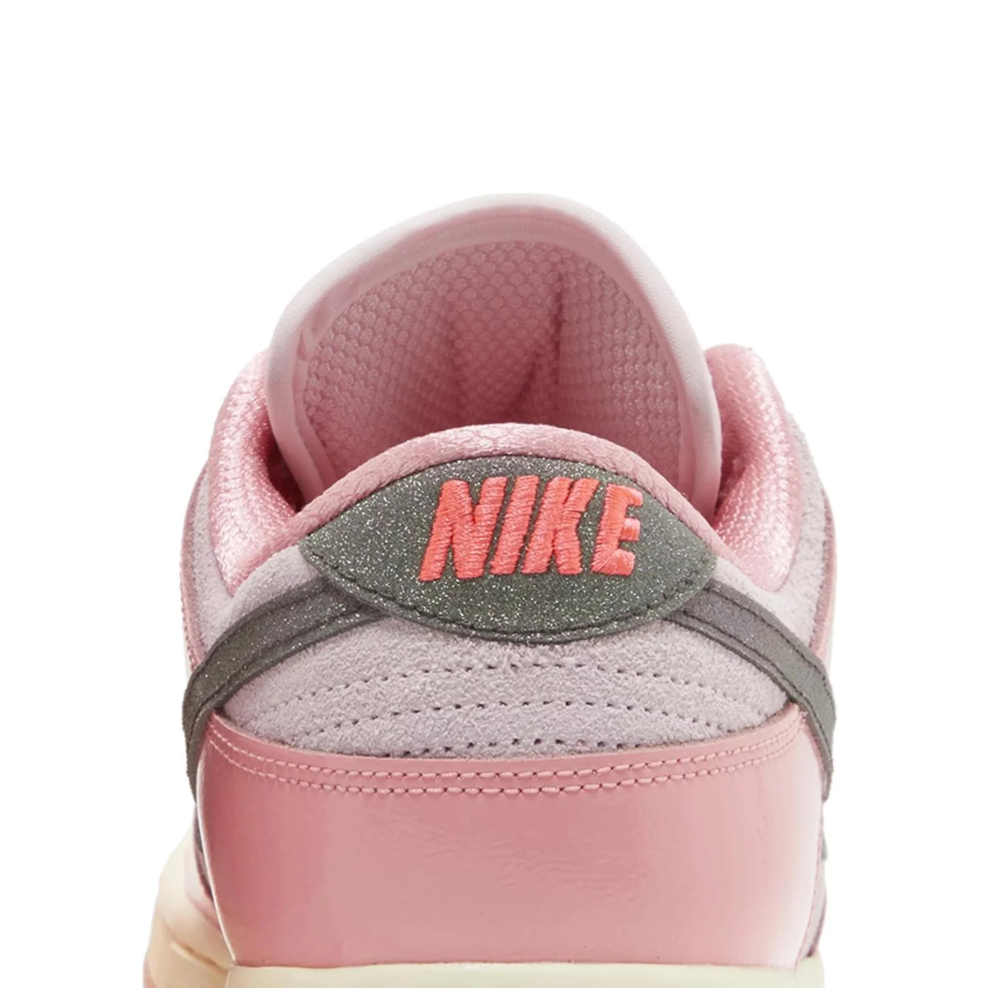 Dunk Low LX 'Barbie' W (2023) - Image 7