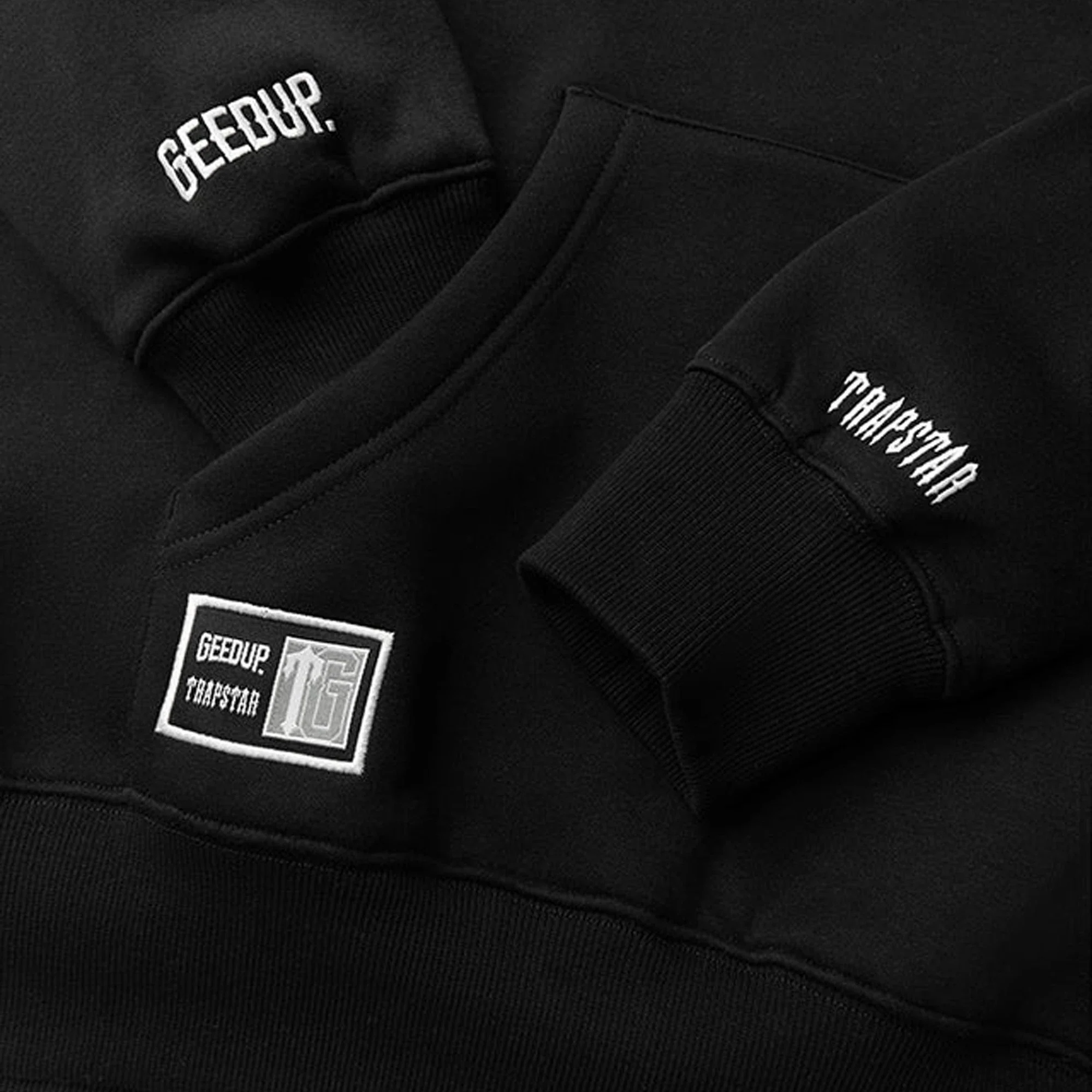 Geedup x Trapstar Sydney Shooters Hoodie 'Black / Red' (2025) - Image 3