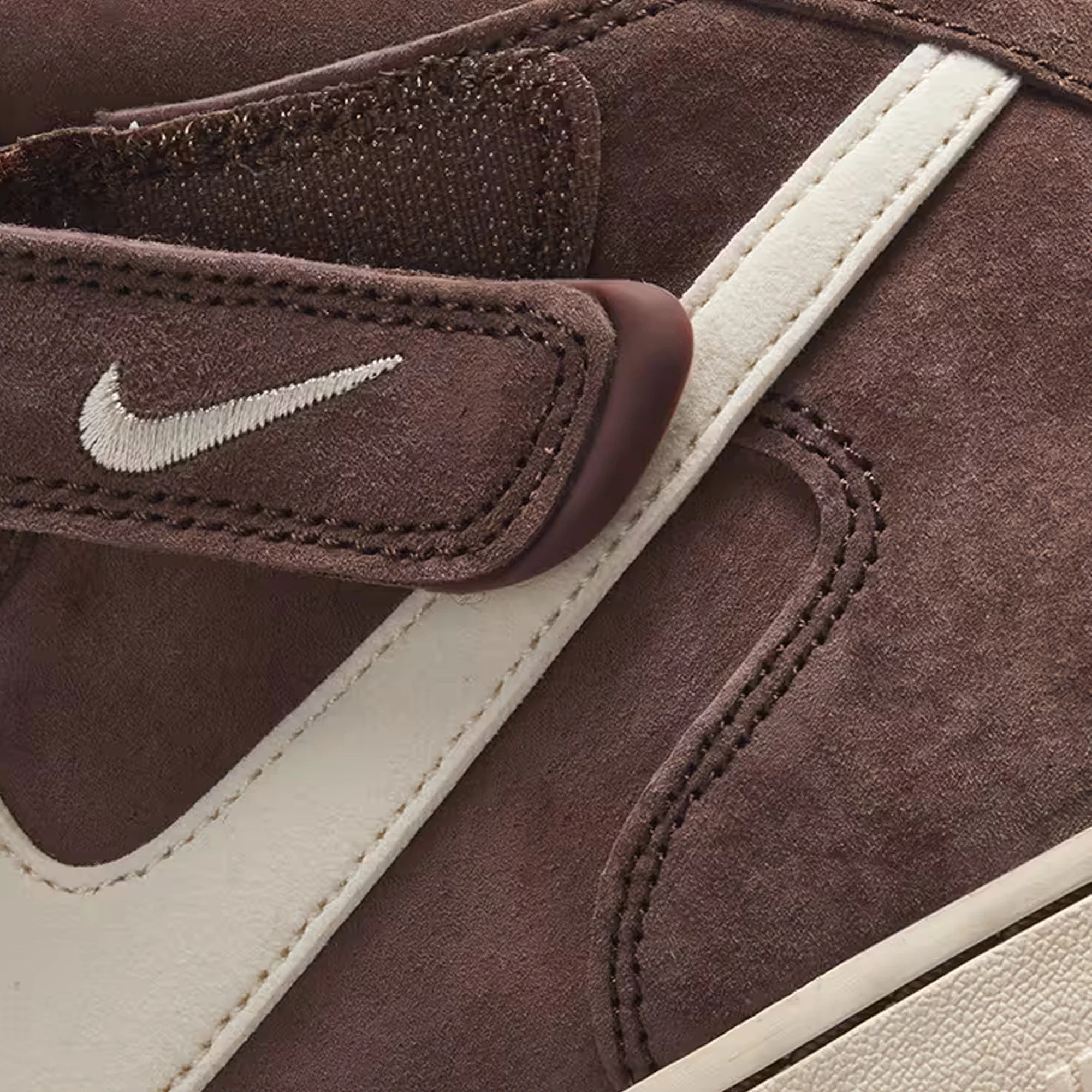 Nike Air Force 1 Mid 'Chocolate' (2022) - Image 8
