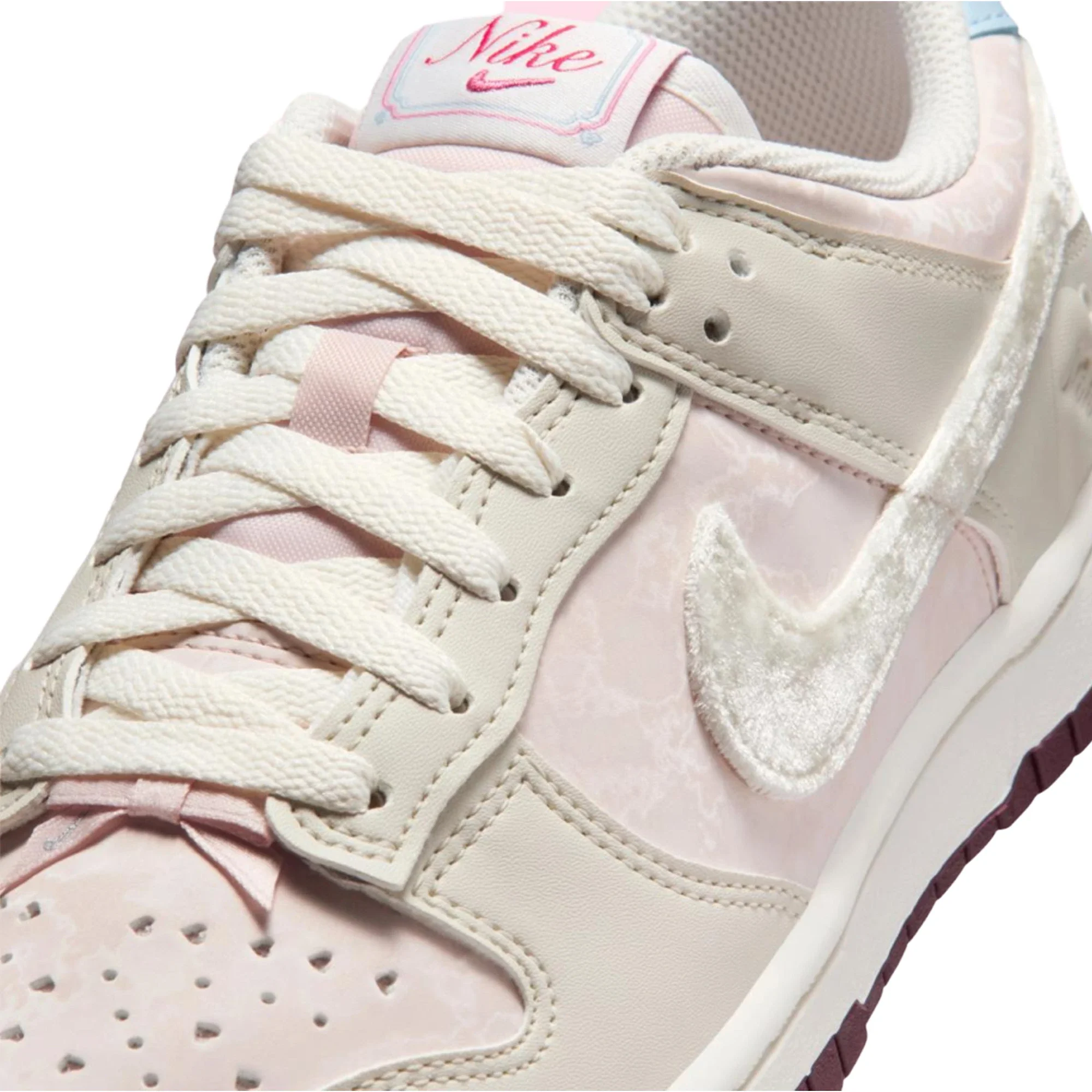 Nike Dunk Low 'Valentine's Day' Women's (2026) - Image 7