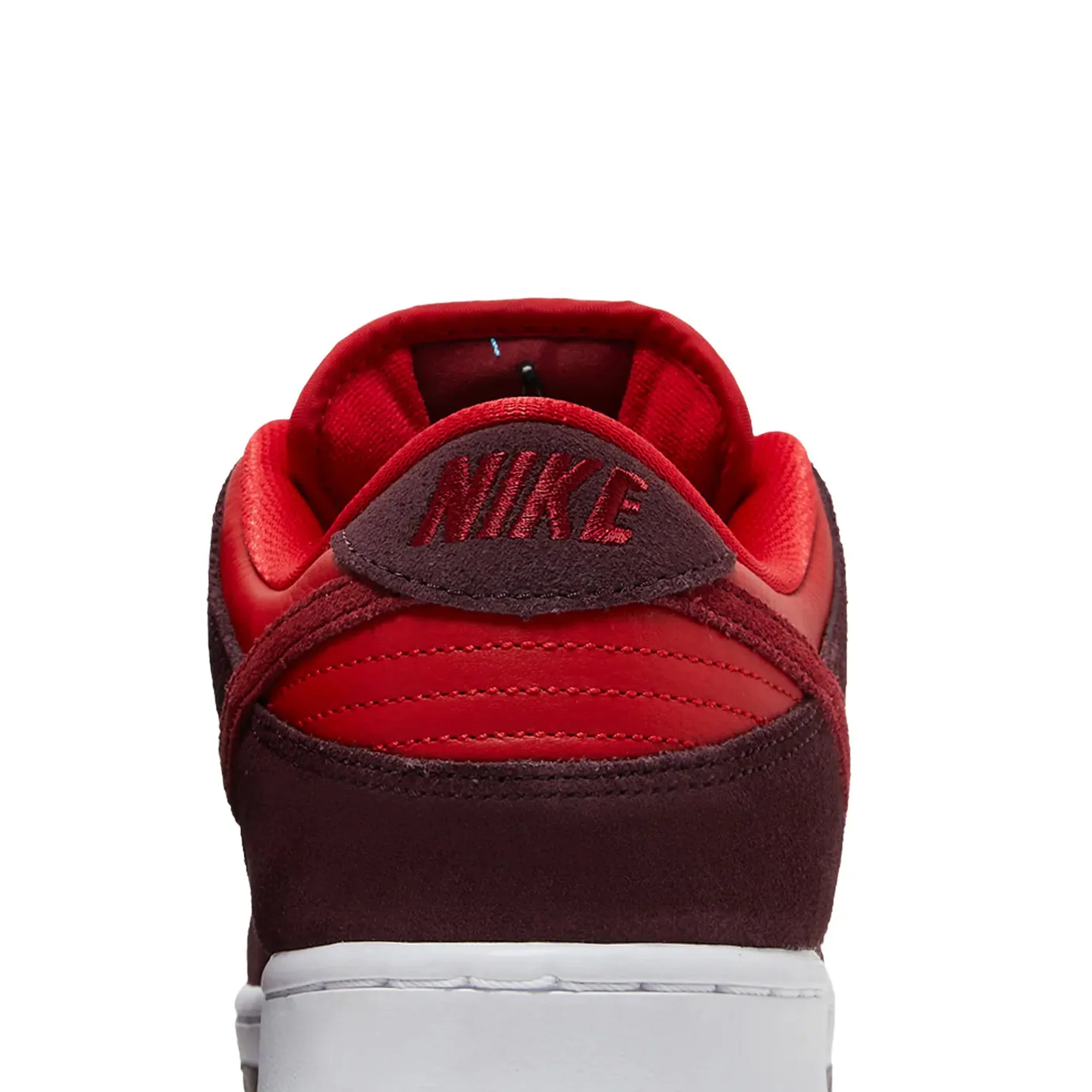 Nike SB Dunk Low 'Cherry' (2022) - Image 9