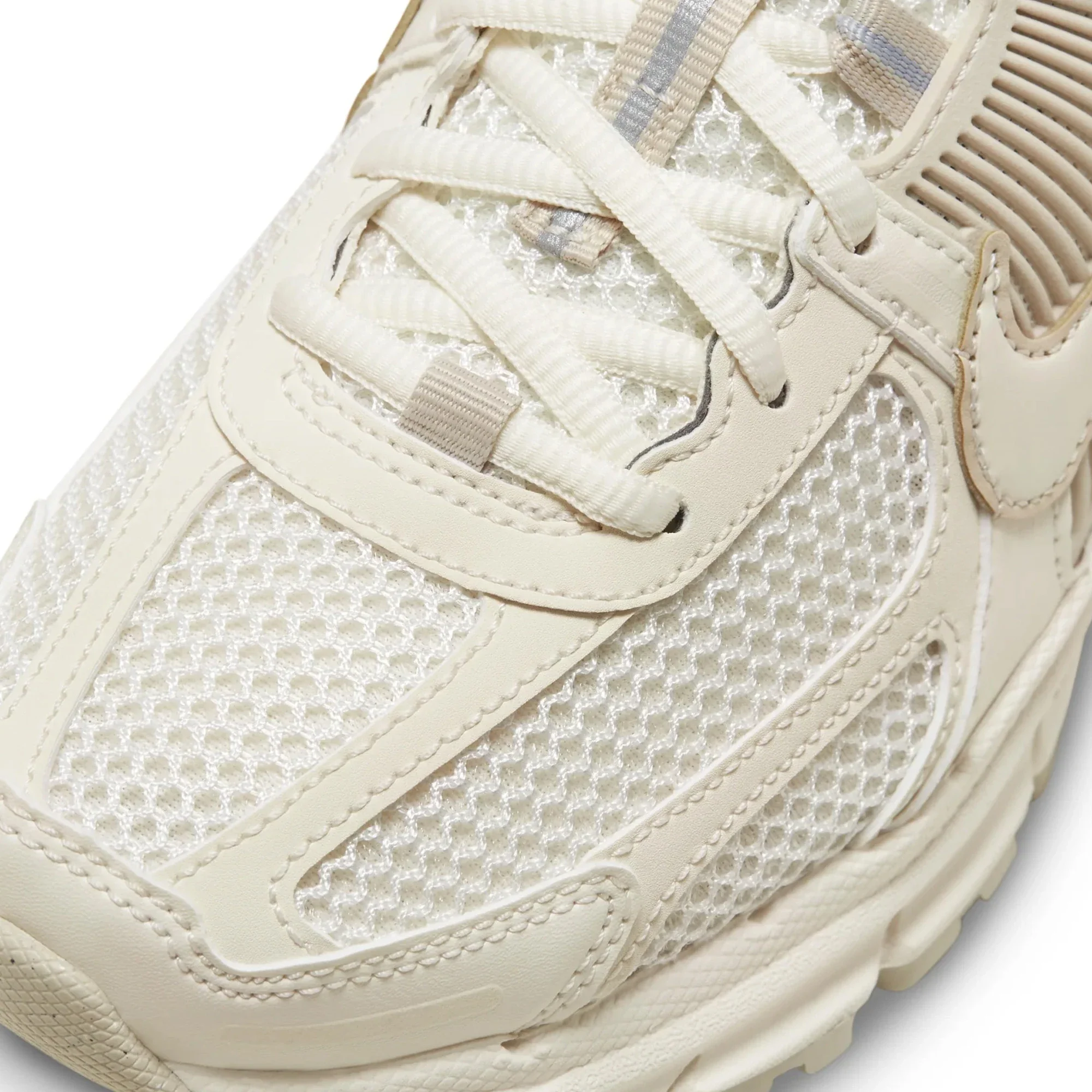 Nike Zoom Vomero 5 'Metallic Silver Platinum Violet' W (2025) - Image 6