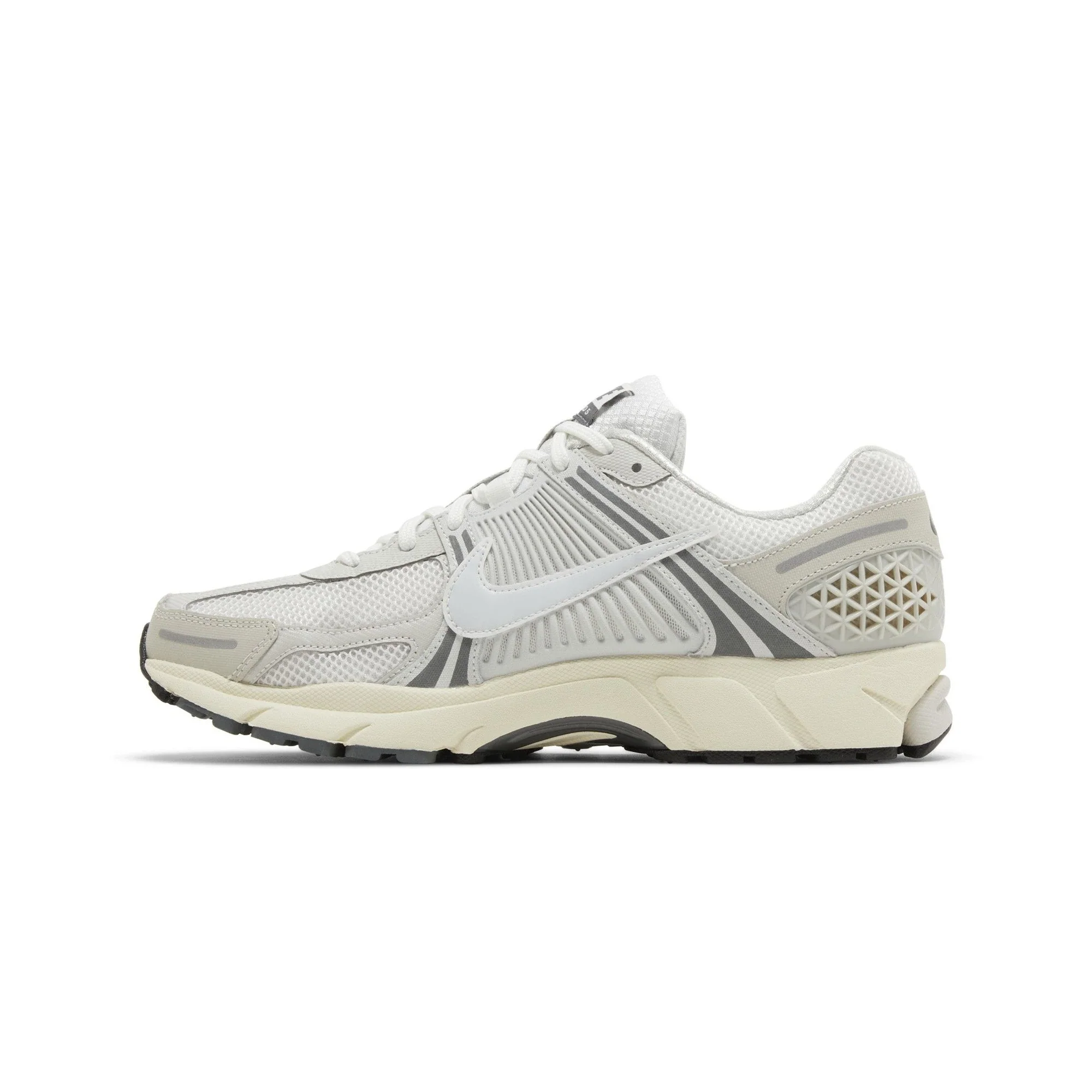 Nike Zoom Vomero 5 'Platinum Tint' (2024) - Image 3
