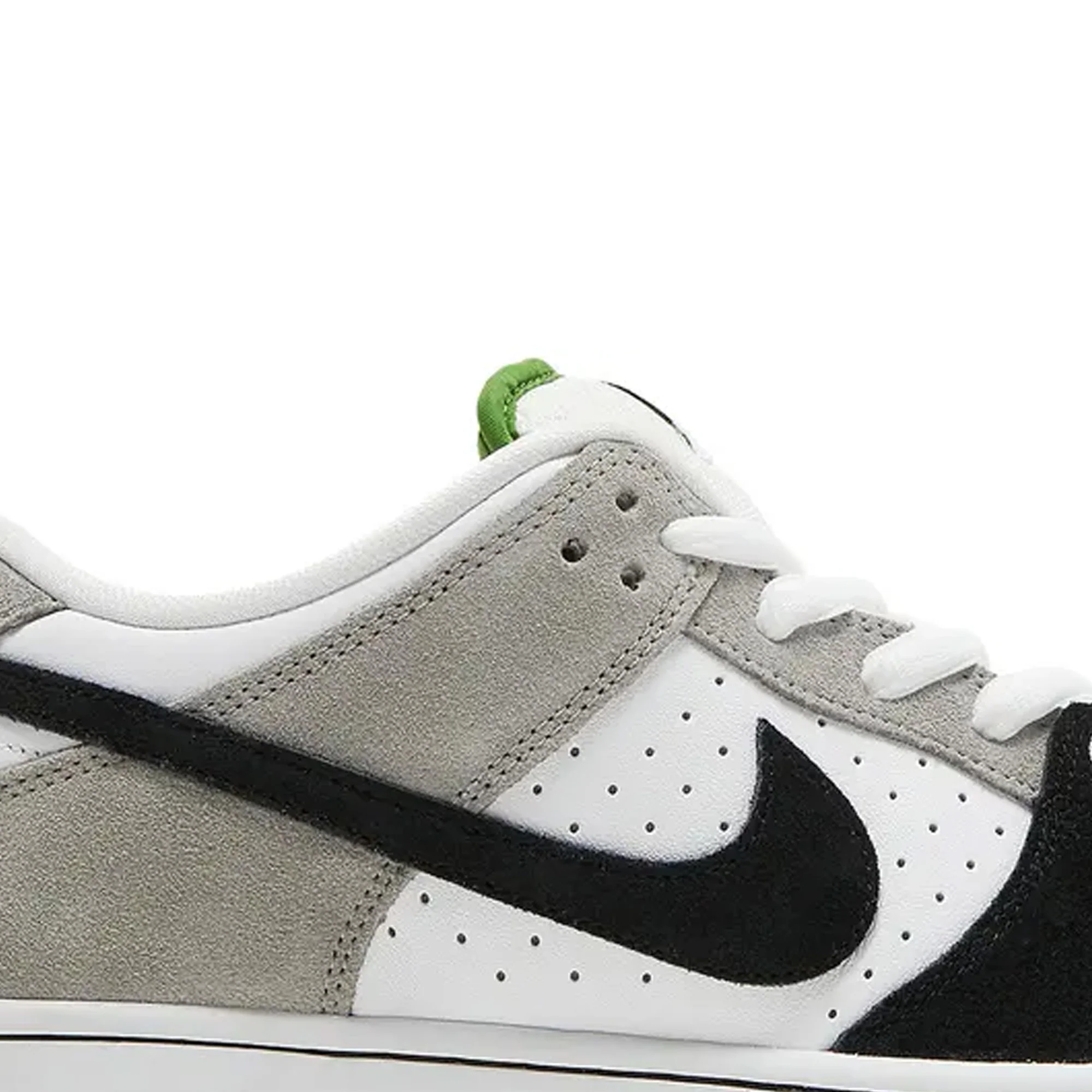 Nike SB Dunk Low 'Chlorophyll' (2022) - Image 6