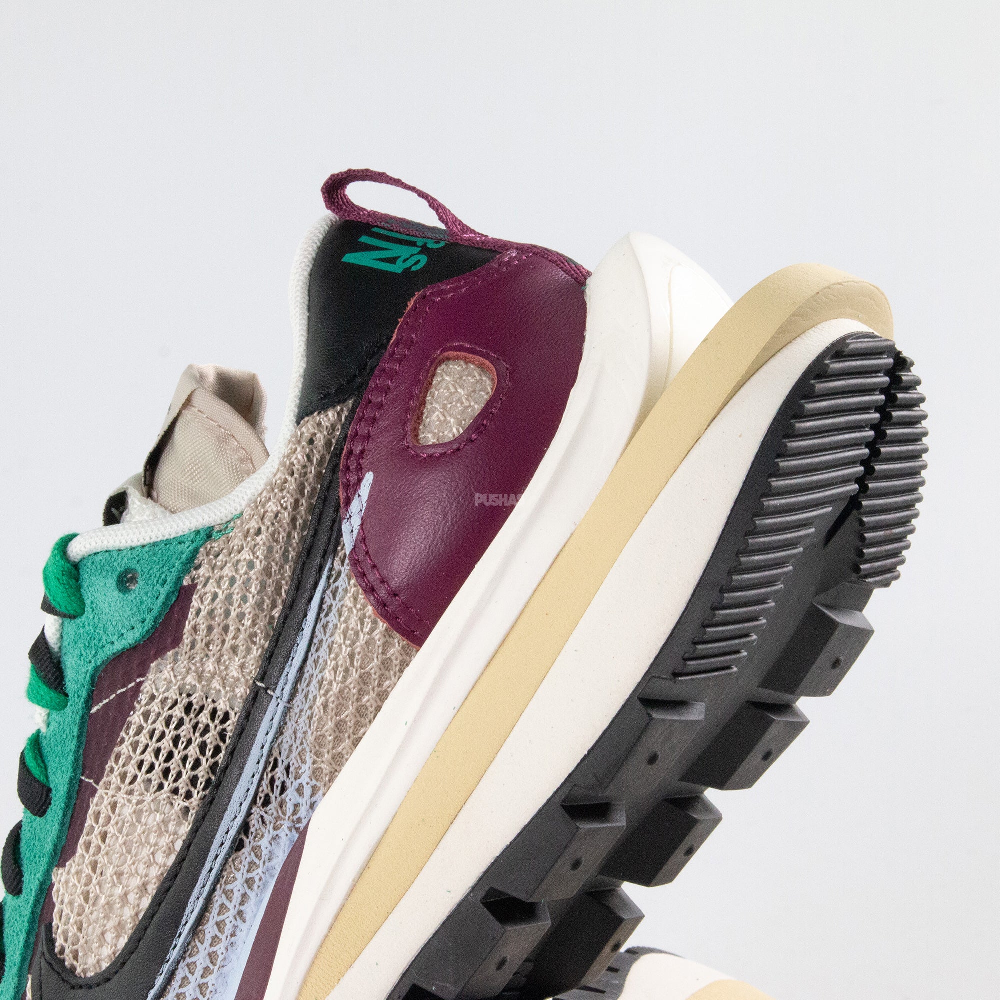Nike Vaporwaffle x Sacai 'Villain Red Neptune Green' (2020) - Image 10