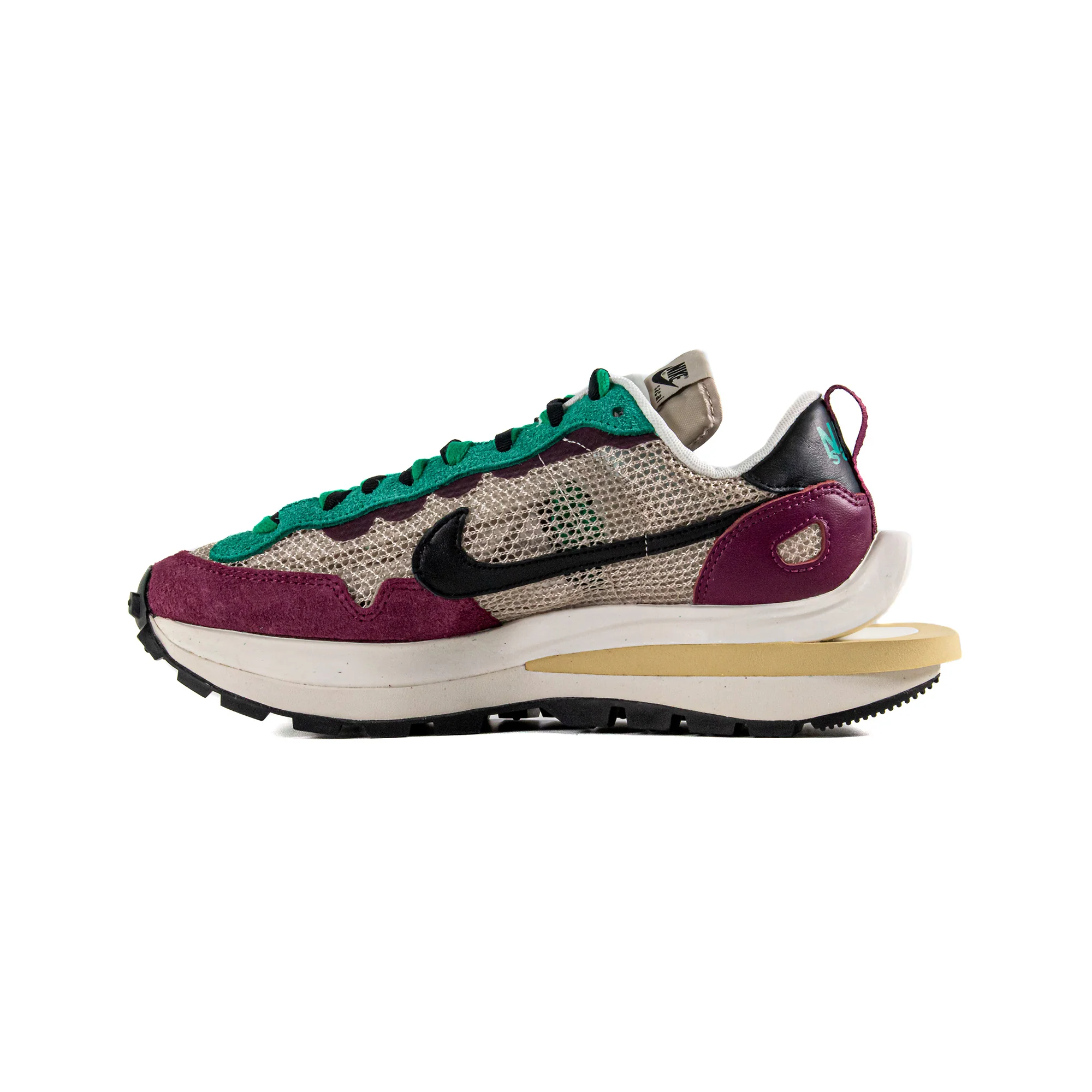 Nike Vaporwaffle x Sacai 'Villain Red Neptune Green' (2020) - Image 3